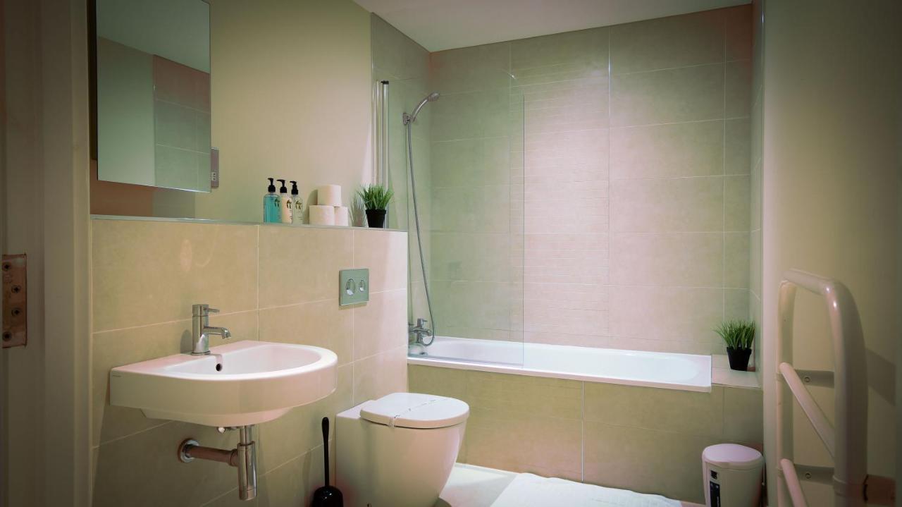Superb City Center 1 Or 2 Bedroom Apts King Bed 사우샘프턴 외부 사진