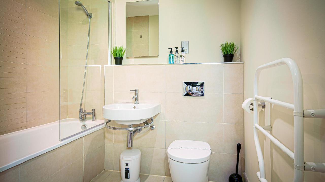 Superb City Center 1 Or 2 Bedroom Apts King Bed 사우샘프턴 외부 사진