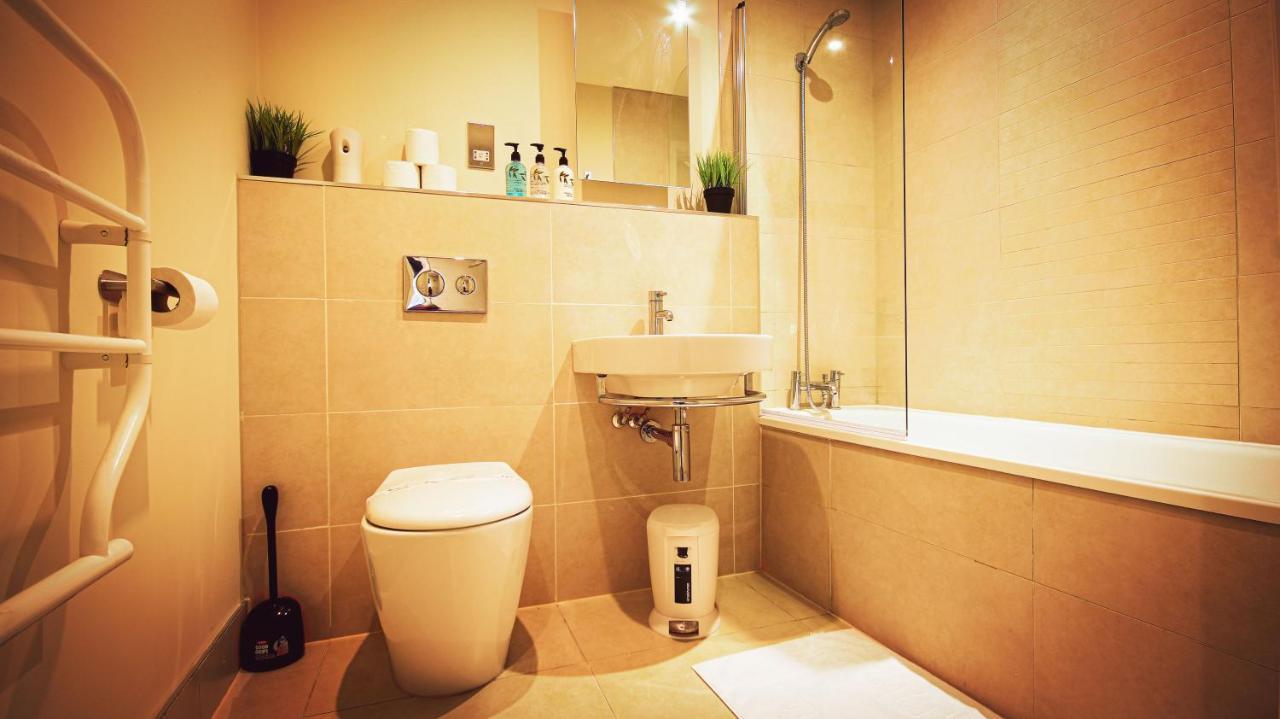Superb City Center 1 Or 2 Bedroom Apts King Bed 사우샘프턴 외부 사진